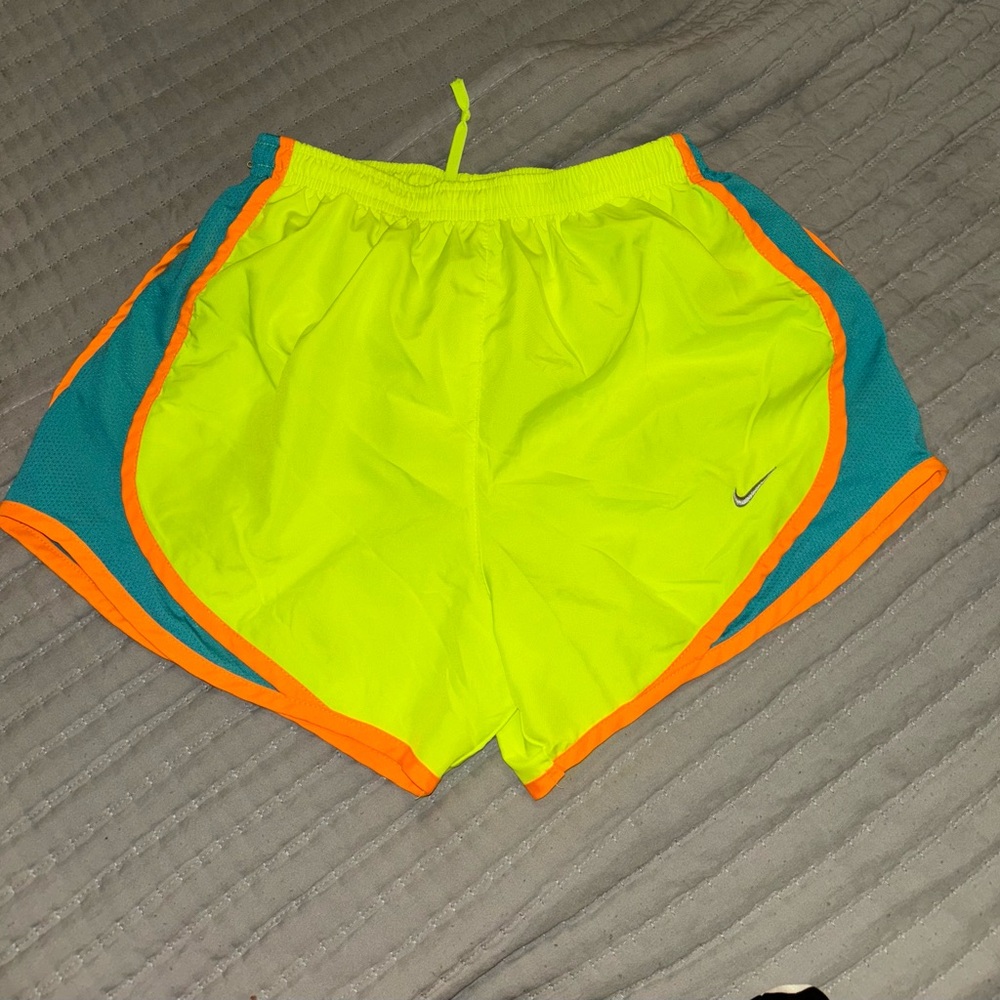 NIKE drifit shorts neon yellow XS